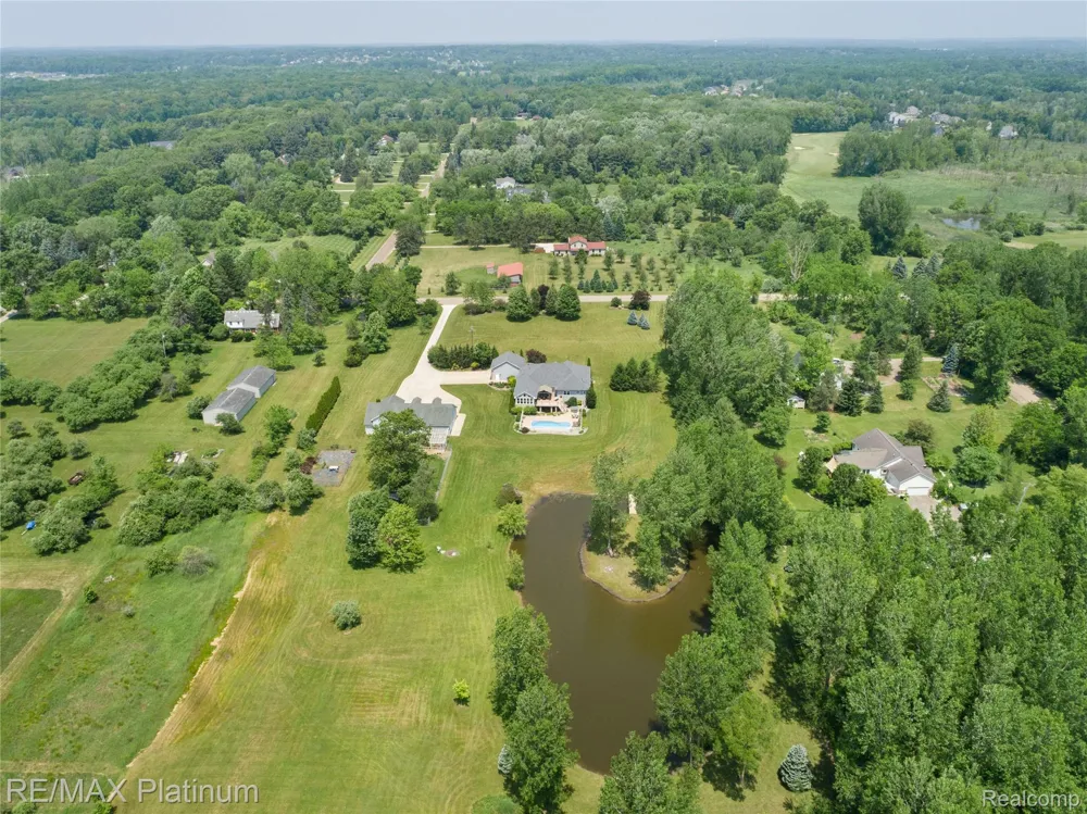 8922 McClements Road Brighton City, MI 48114