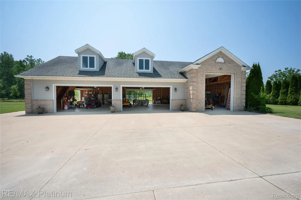 8922 McClements Road Brighton City, MI 48114