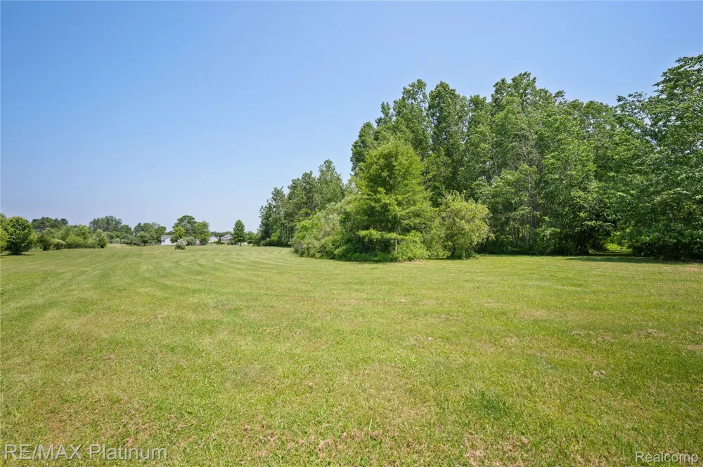 8922 McClements Road Brighton City, MI 48114
