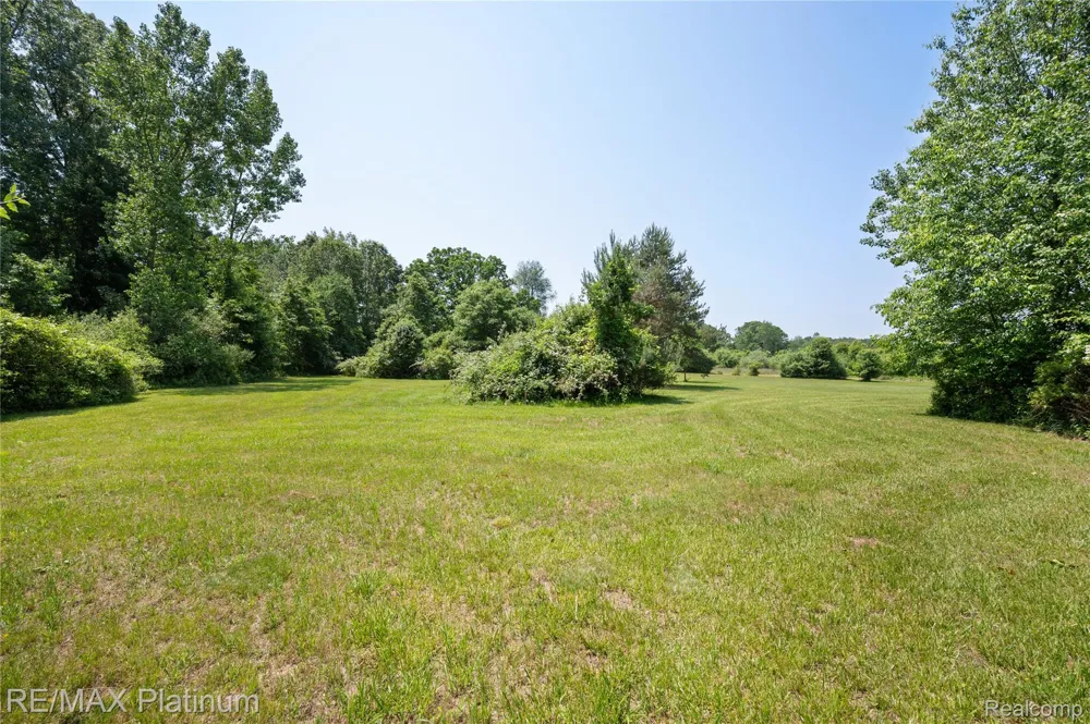 8922 McClements Road Brighton City, MI 48114