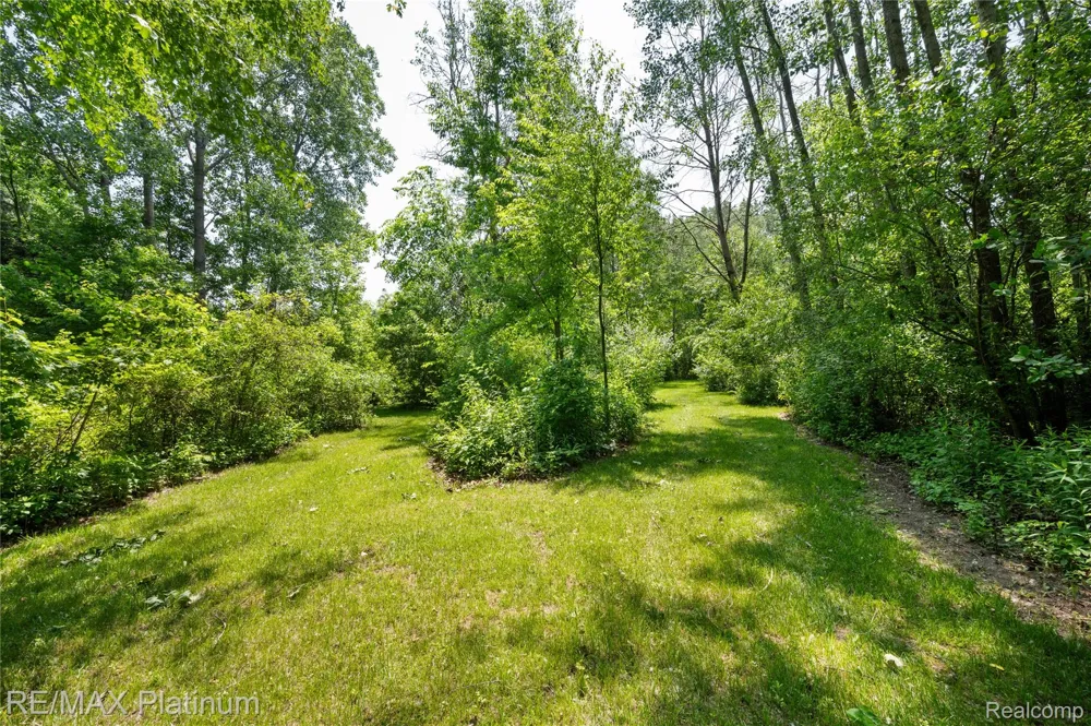 8922 McClements Road Brighton City, MI 48114