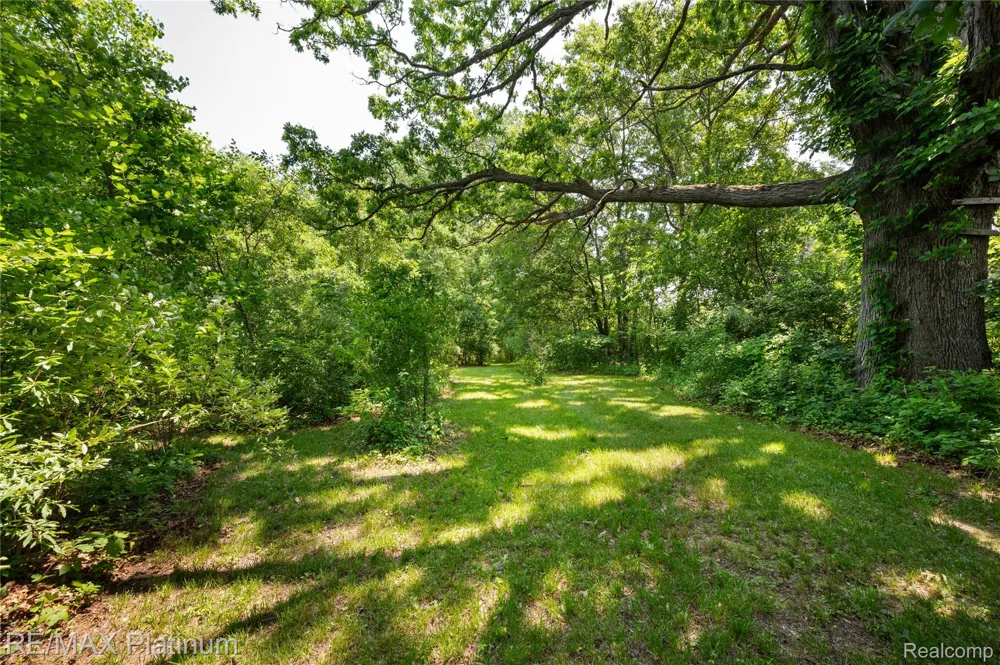 8922 McClements Road Brighton City, MI 48114