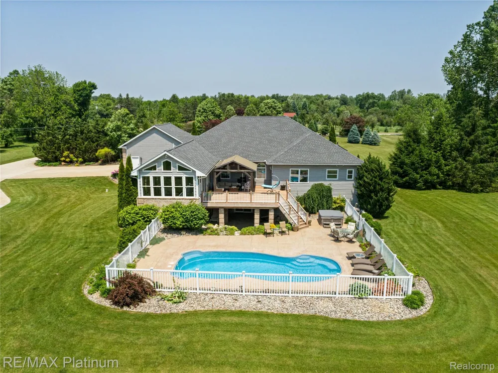 8922 McClements Road Brighton City, MI 48114