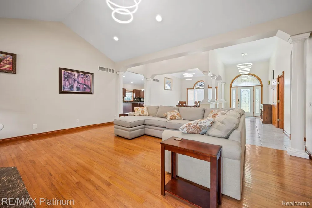 8922 McClements Road Brighton City, MI 48114