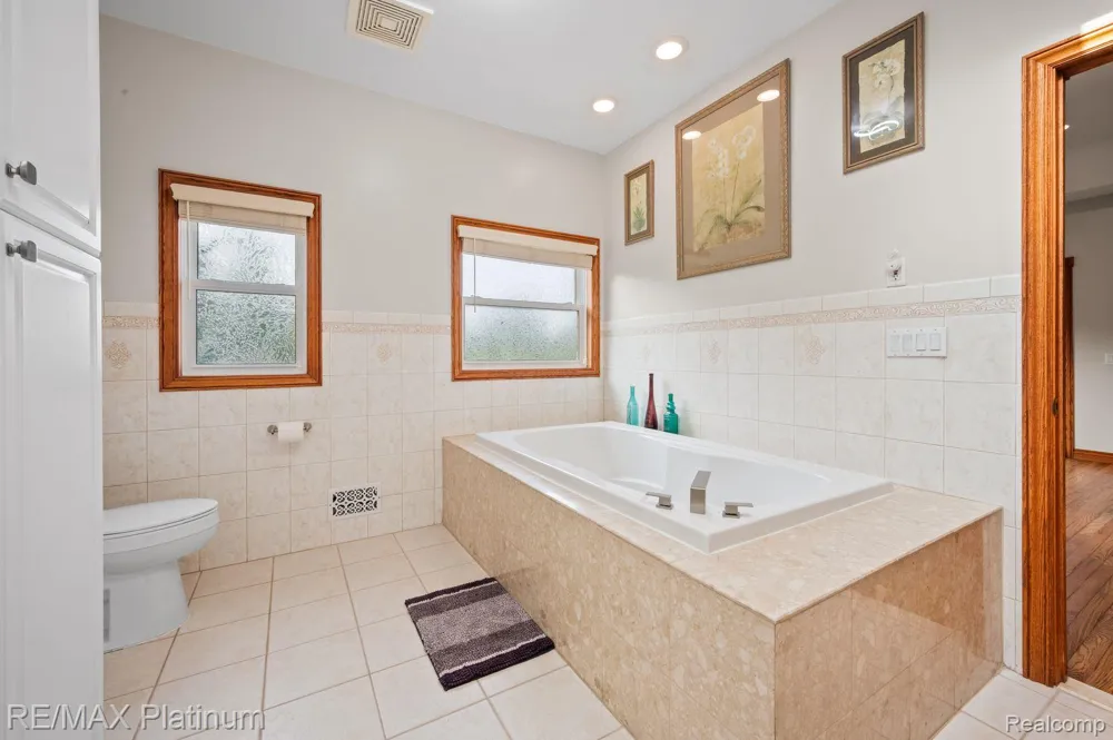 8922 McClements Road Brighton City, MI 48114