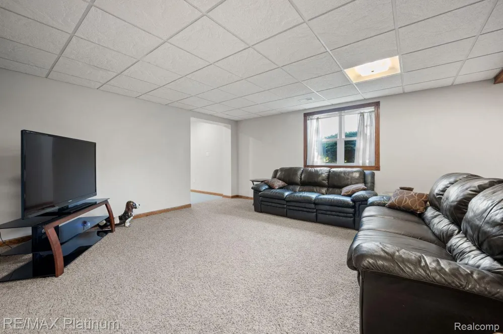 8922 McClements Road Brighton City, MI 48114