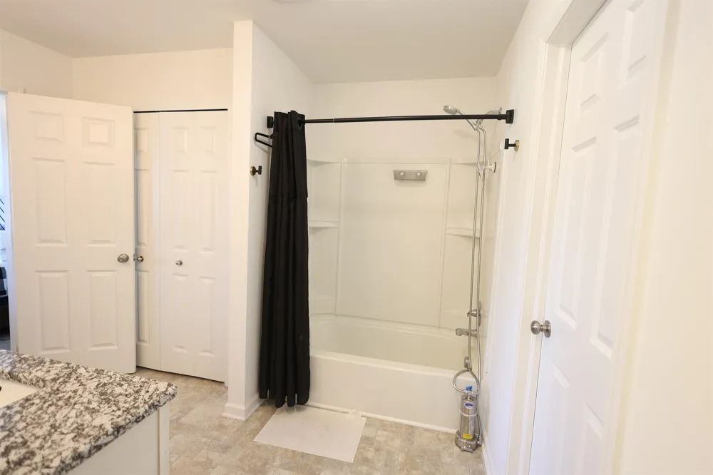 41261 Snowdon Drive Clinton Charter Township, MI 48038