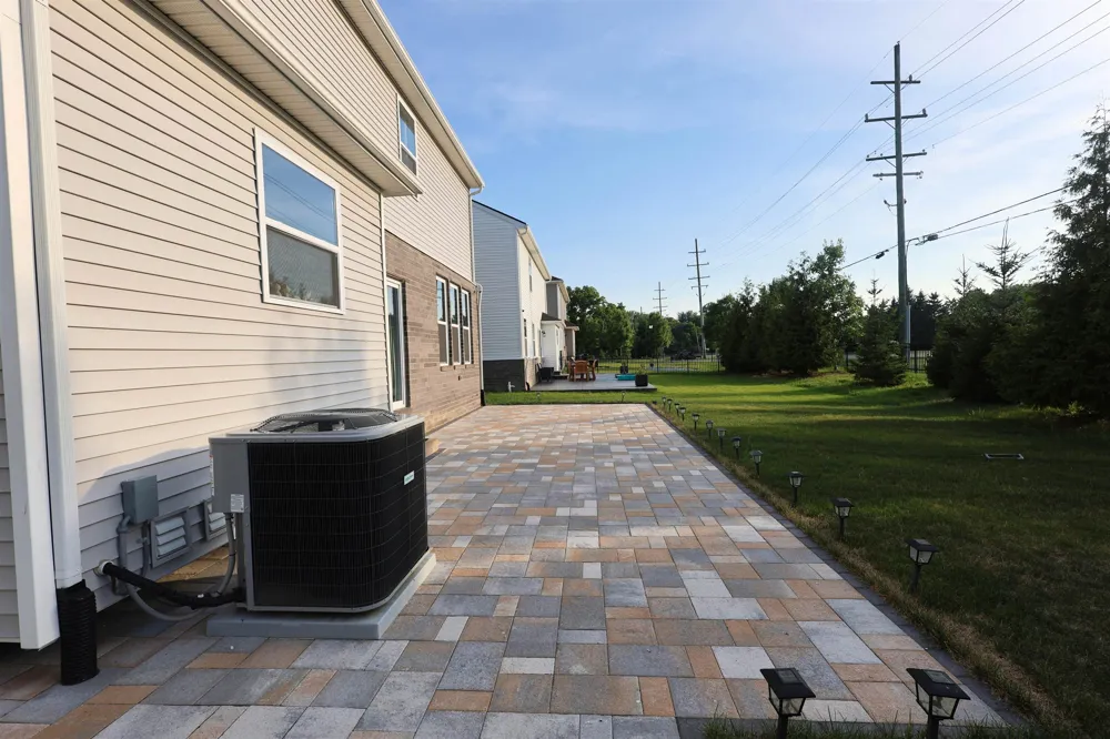 41261 Snowdon Drive Clinton Charter Township, MI 48038