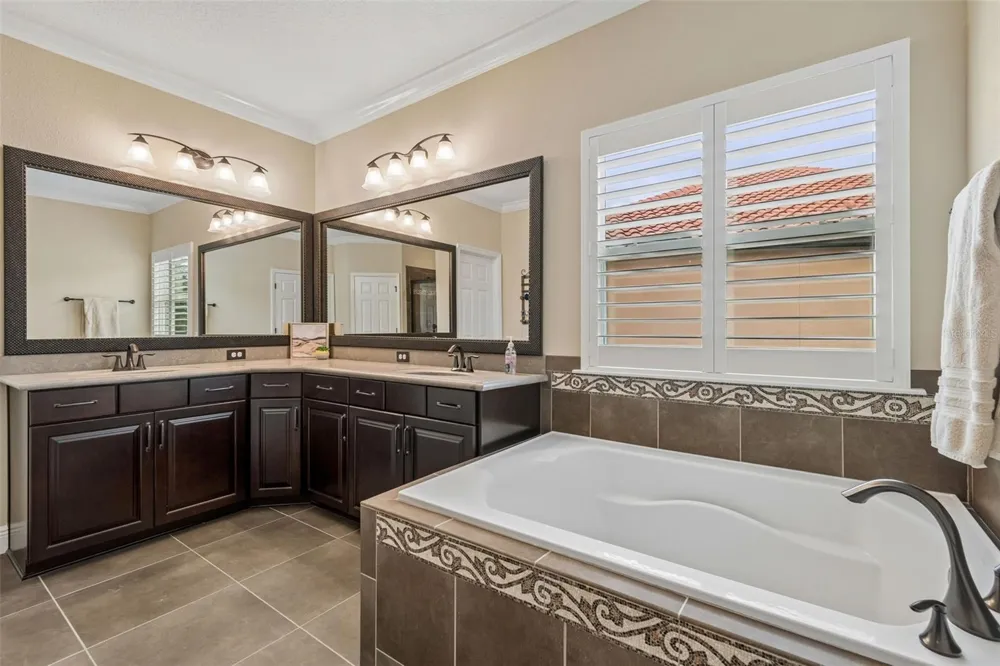 1804 BELLA CASA COURT Tampa, FL 33618