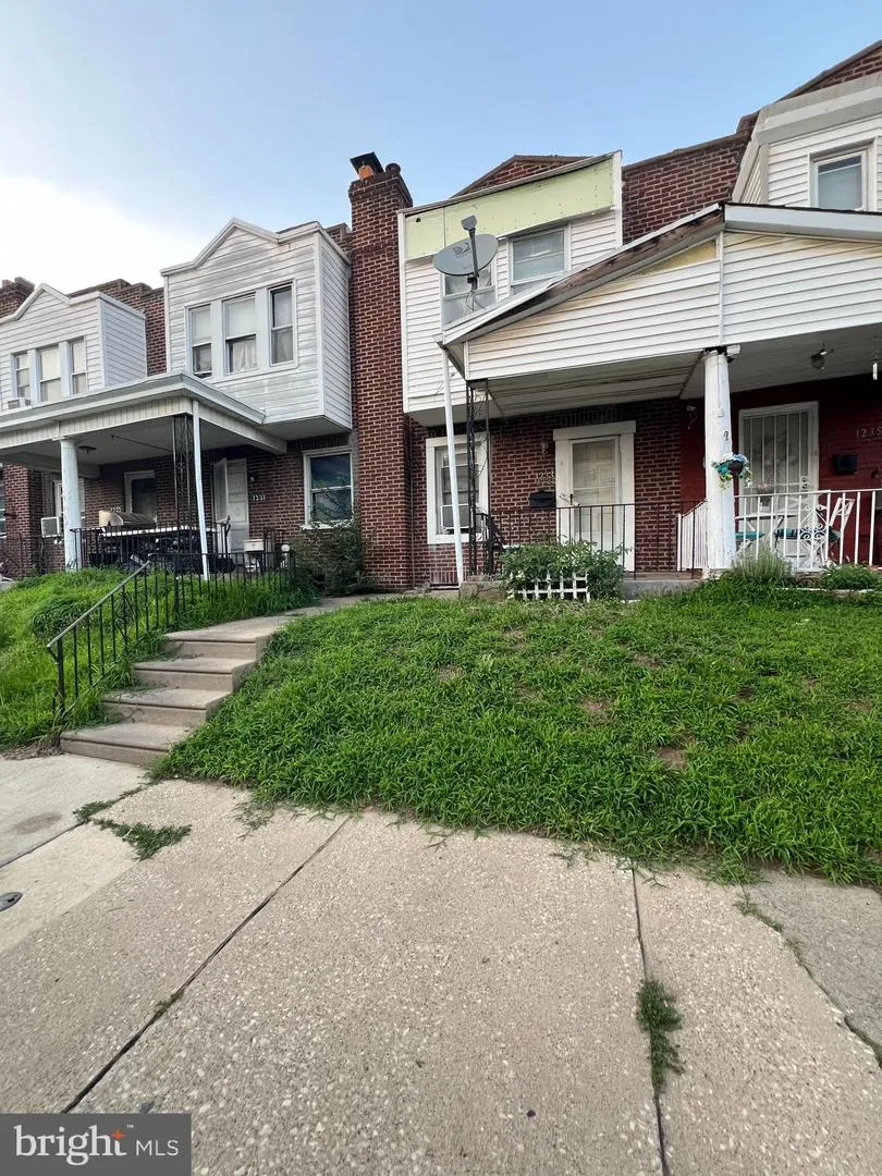 1233 ALCOTT STREET Philadelphia, PA 19149