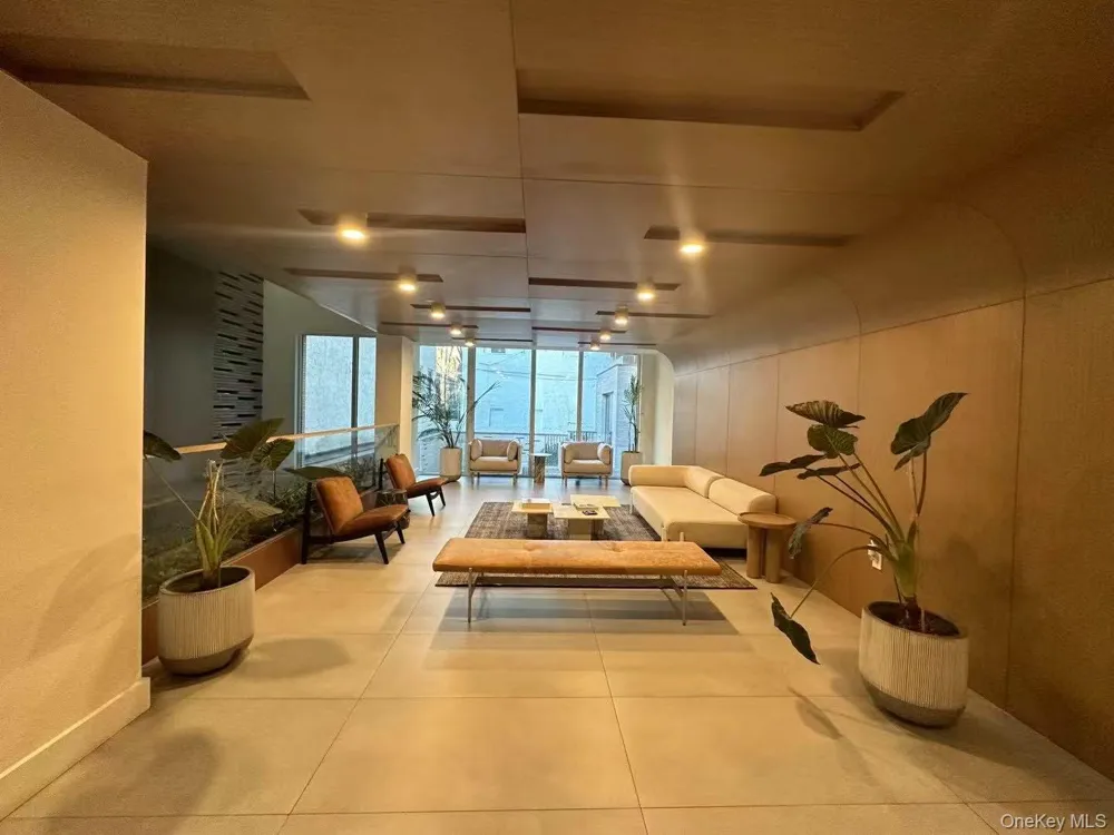 208 Delancey Street #10E New York (Manhattan), NY 10002