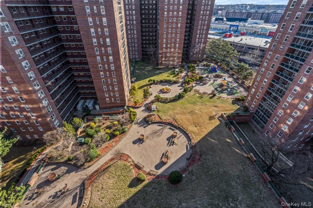 9740 62nd Drive #14N Rego Park, NY 11374