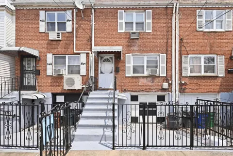 103-19A 110th st. South Richmond Hill