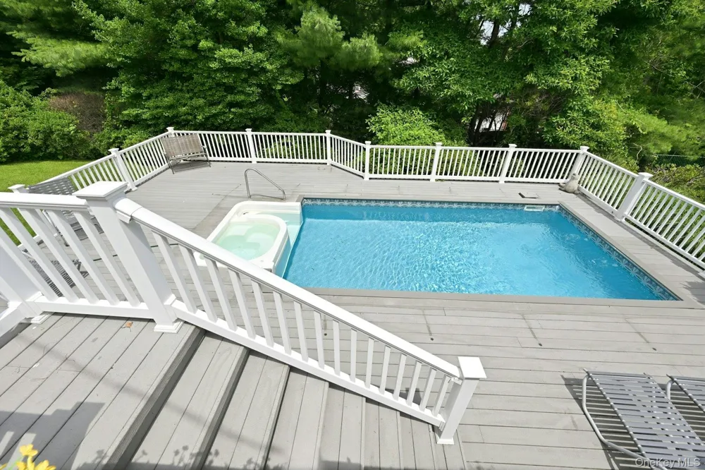 39 Upper Drive Huntington Bay, NY 11743