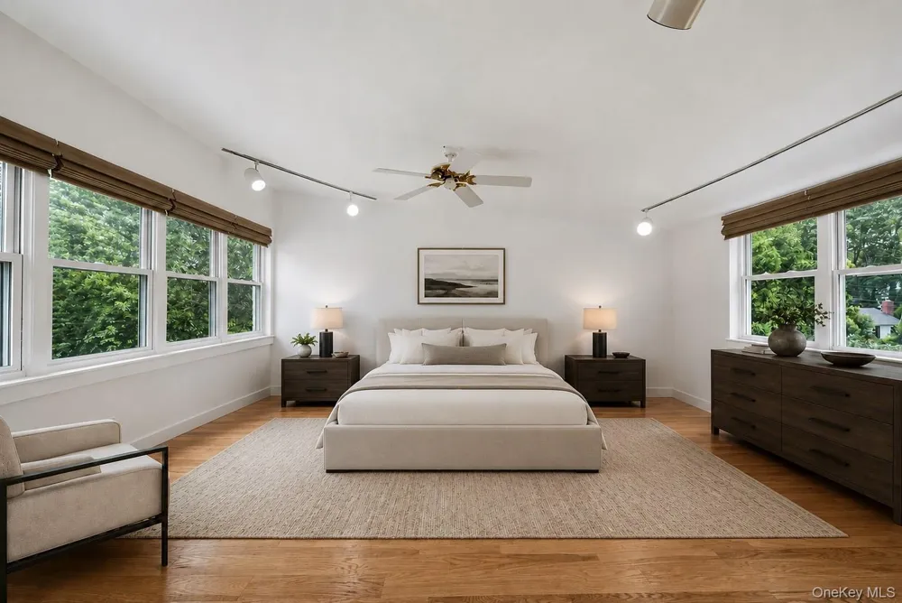 39 Upper Drive Huntington Bay, NY 11743