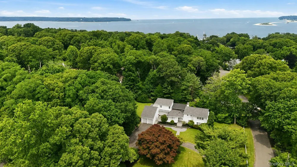 39 Upper Drive Huntington Bay, NY 11743