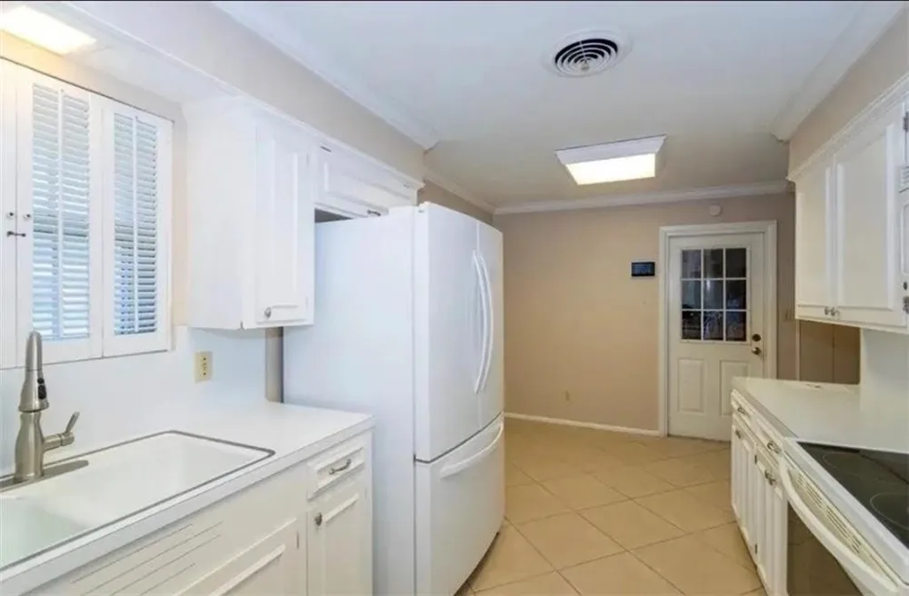 1118 Lincoln Street Alice, TX 78332