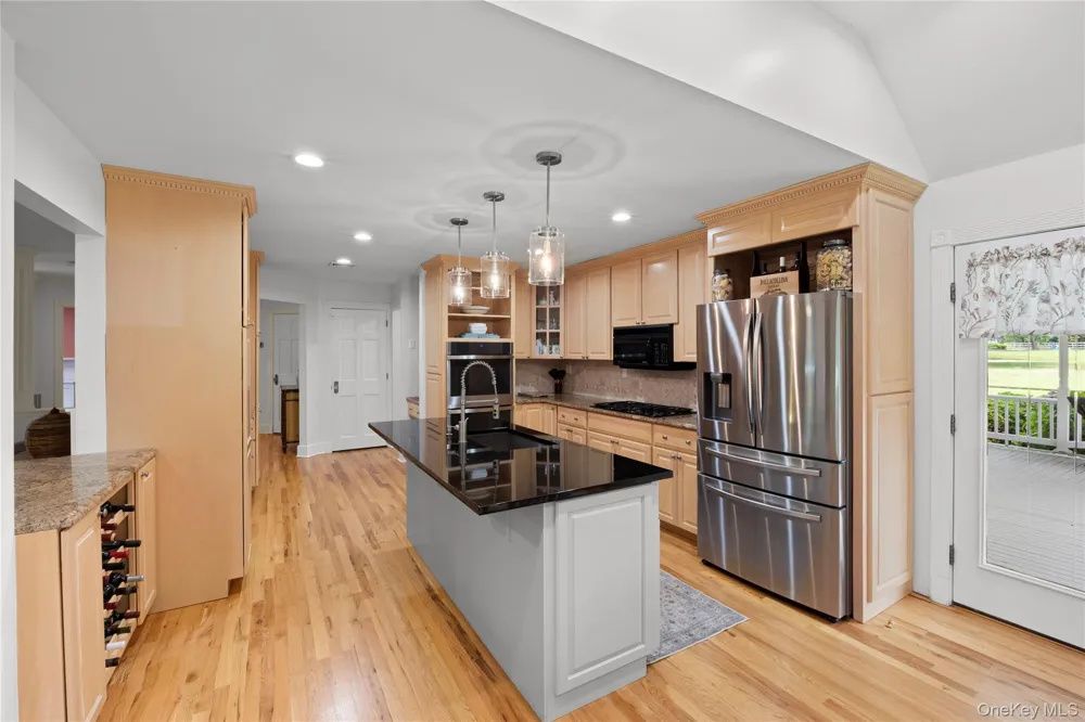 300 Private Road #8 Cutchogue, NY 11935