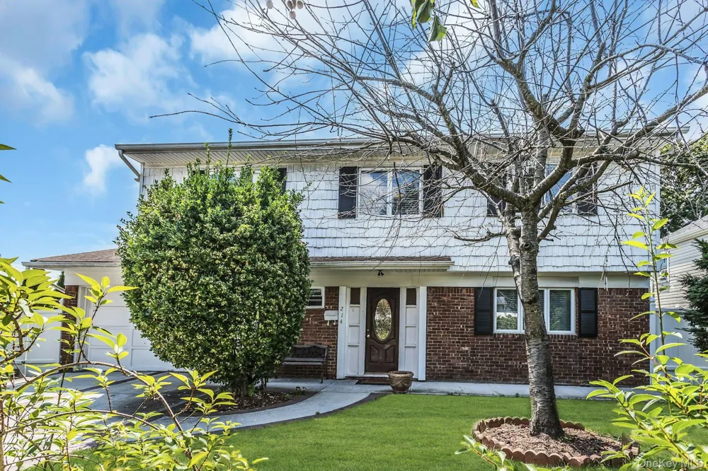 214 Park Avenue New Hyde Park, NY 11040
