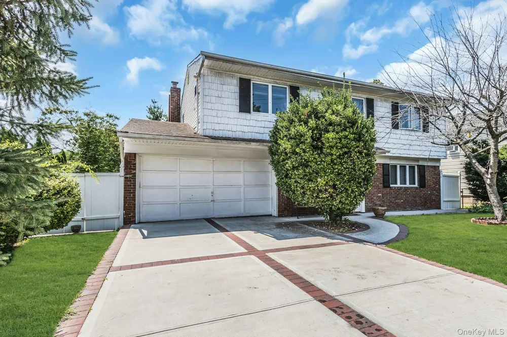 214 Park Avenue New Hyde Park, NY 11040