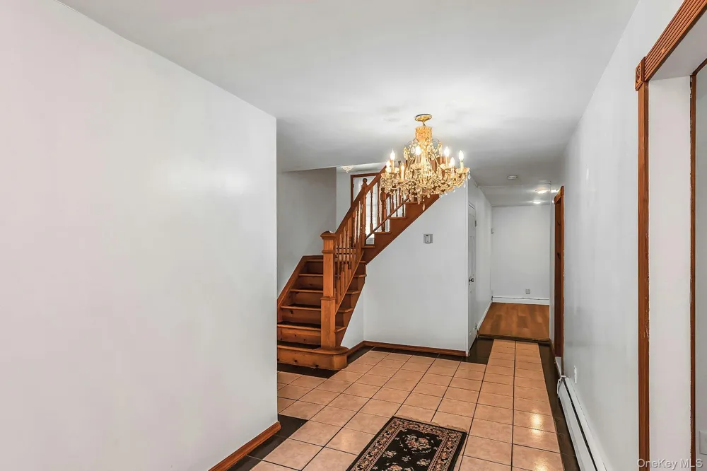 214 Park Avenue New Hyde Park, NY 11040