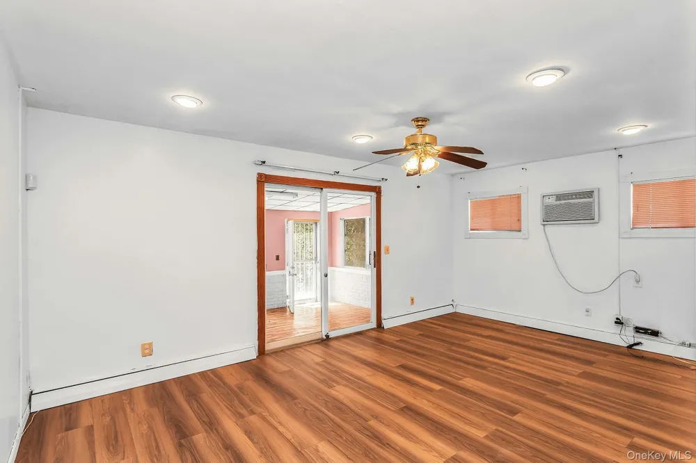 214 Park Avenue New Hyde Park, NY 11040