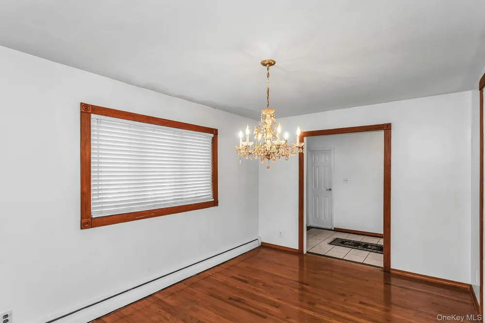 214 Park Avenue New Hyde Park, NY 11040