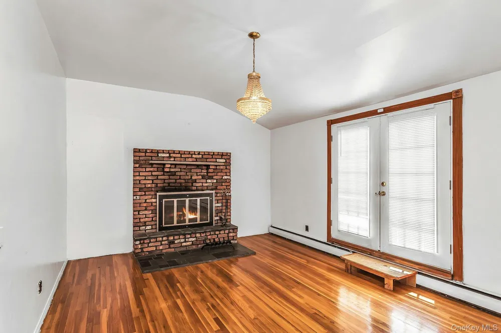 214 Park Avenue New Hyde Park, NY 11040