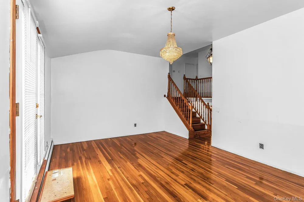 214 Park Avenue New Hyde Park, NY 11040