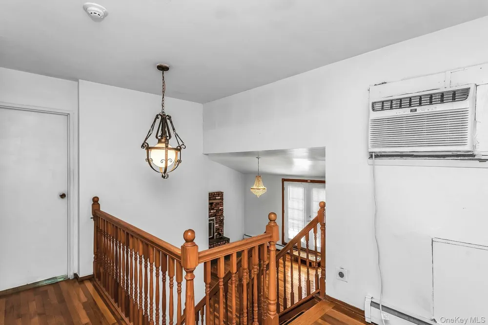 214 Park Avenue New Hyde Park, NY 11040