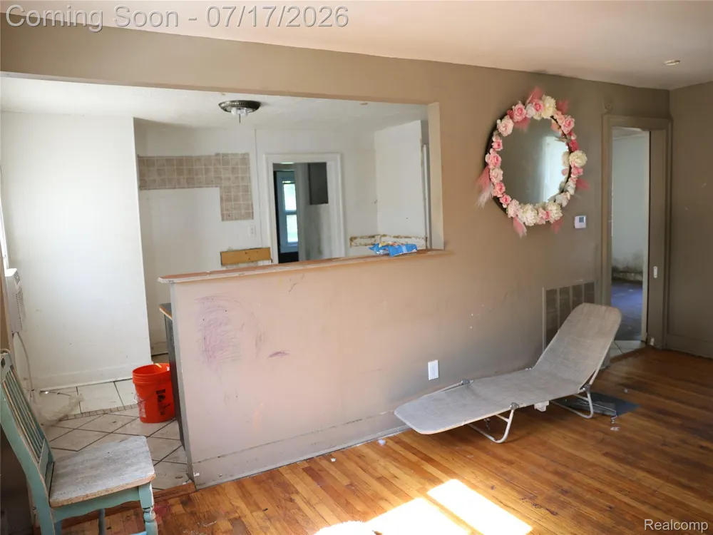 25920 Colgate Street Inkster City, MI 48141