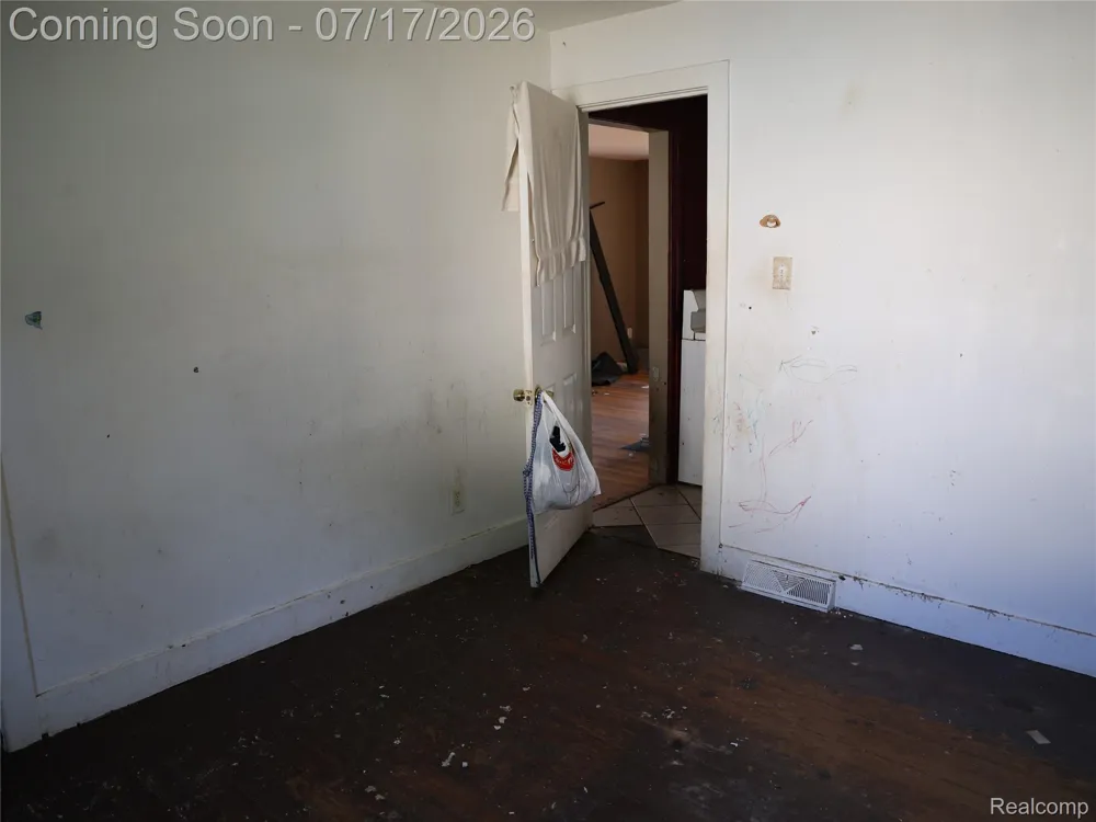 25920 Colgate Street Inkster City, MI 48141