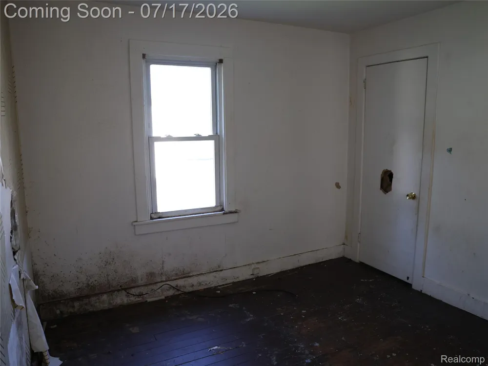 25920 Colgate Street Inkster City, MI 48141