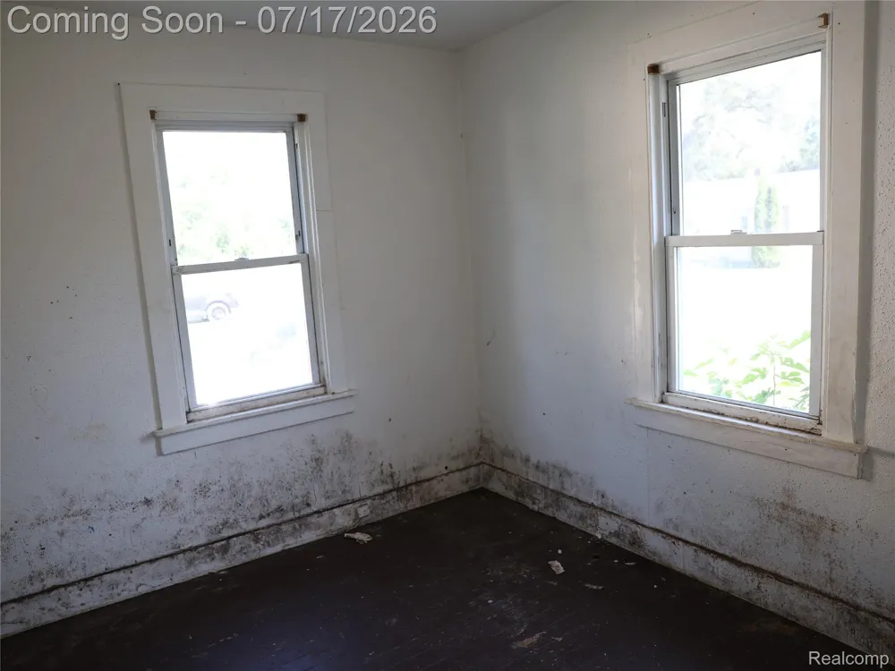 25920 Colgate Street Inkster City, MI 48141