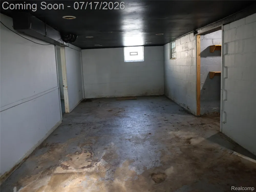25920 Colgate Street Inkster City, MI 48141