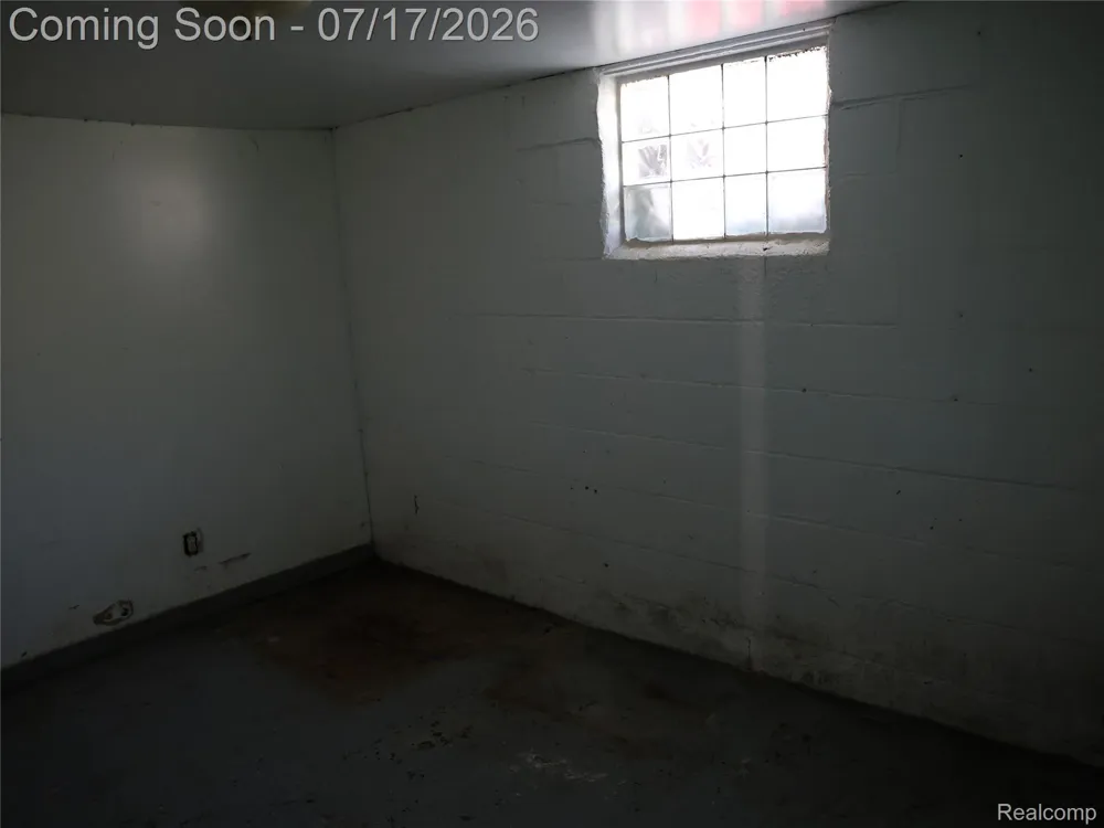 25920 Colgate Street Inkster City, MI 48141