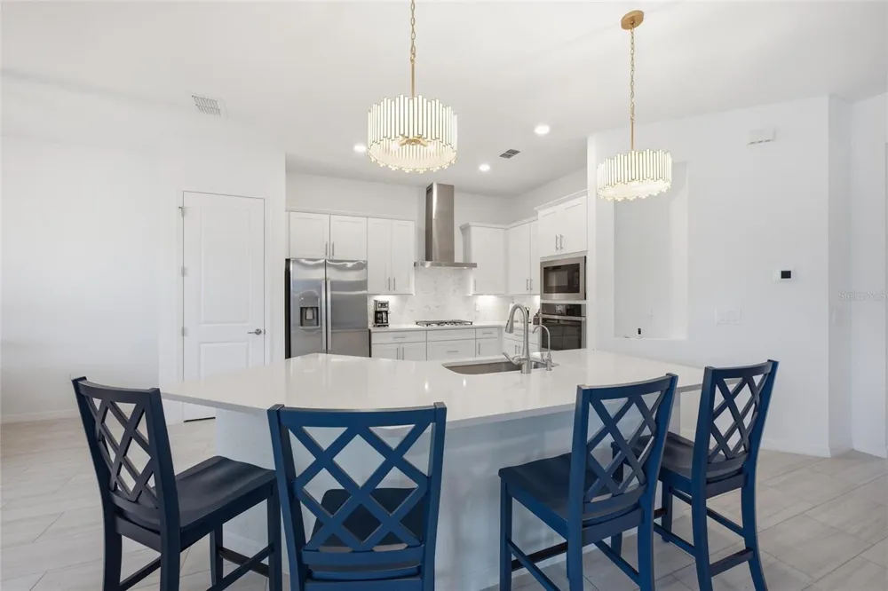 19047 SCALLOP LOOP Lakewood Ranch, FL 34211