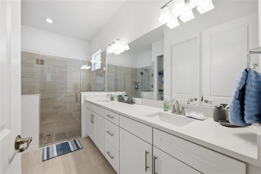 19047 SCALLOP LOOP Lakewood Ranch, FL 34211