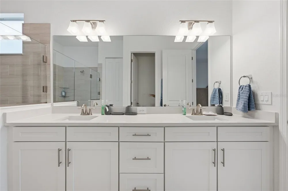 19047 SCALLOP LOOP Lakewood Ranch, FL 34211