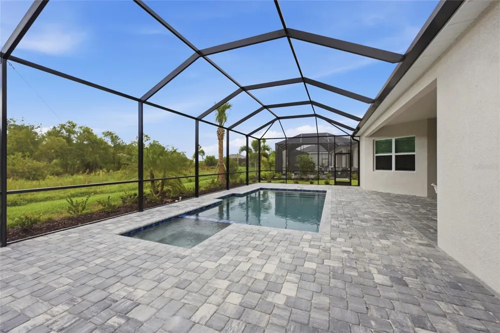 19047 SCALLOP LOOP Lakewood Ranch, FL 34211