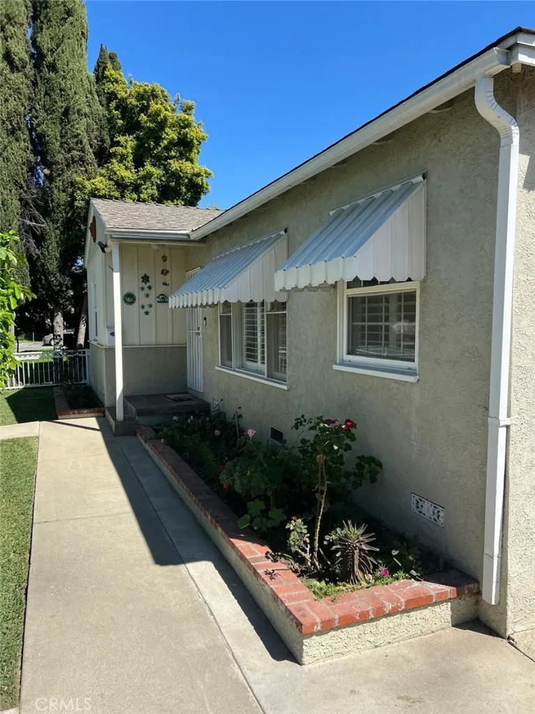 11508 Old River School Downey, CA 90241