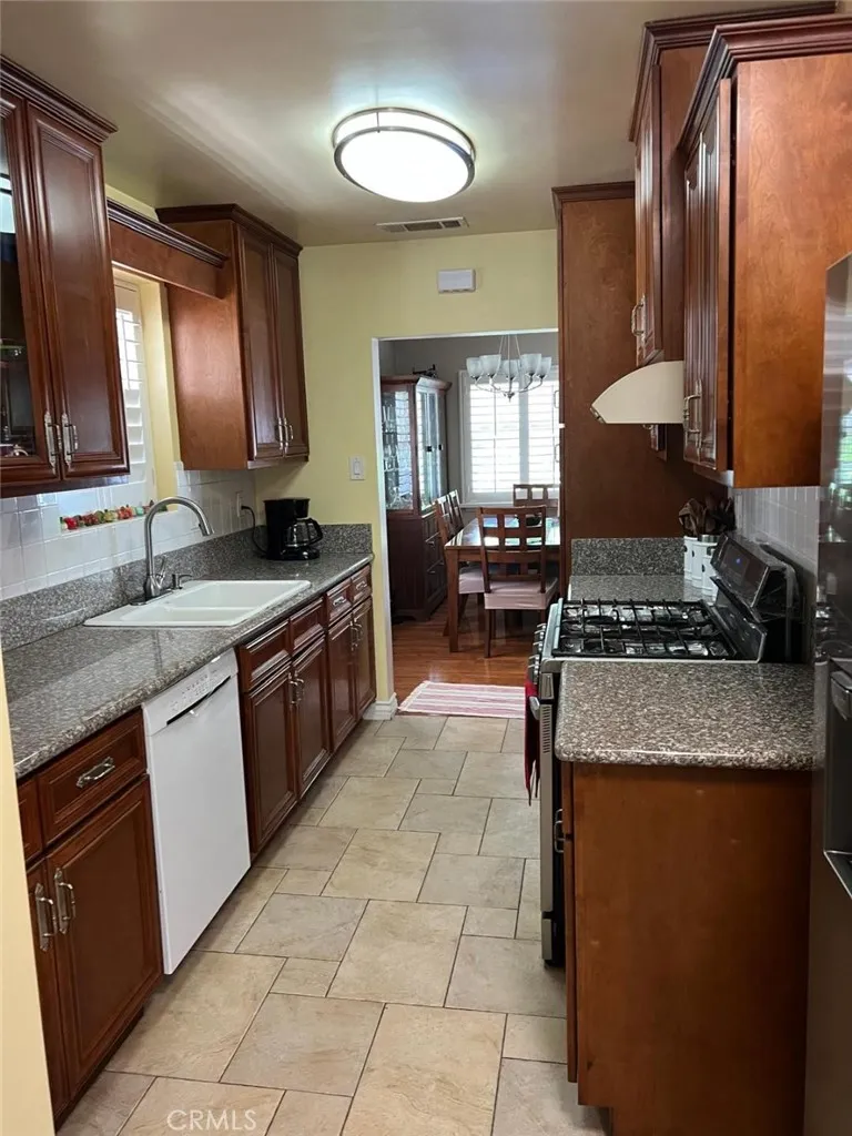11508 Old River School Downey, CA 90241