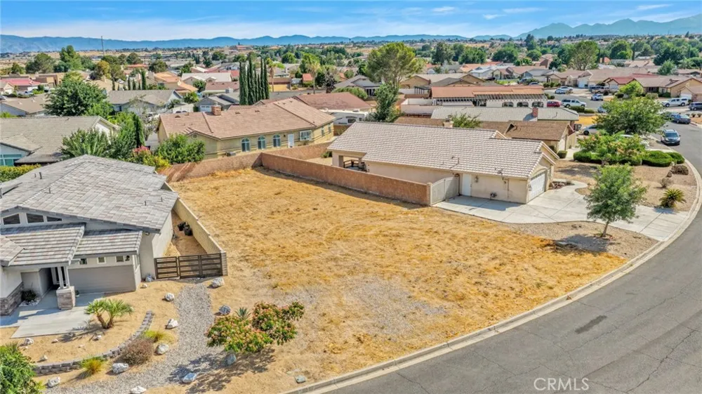 12977 Briarcliff Victorville, CA 92395