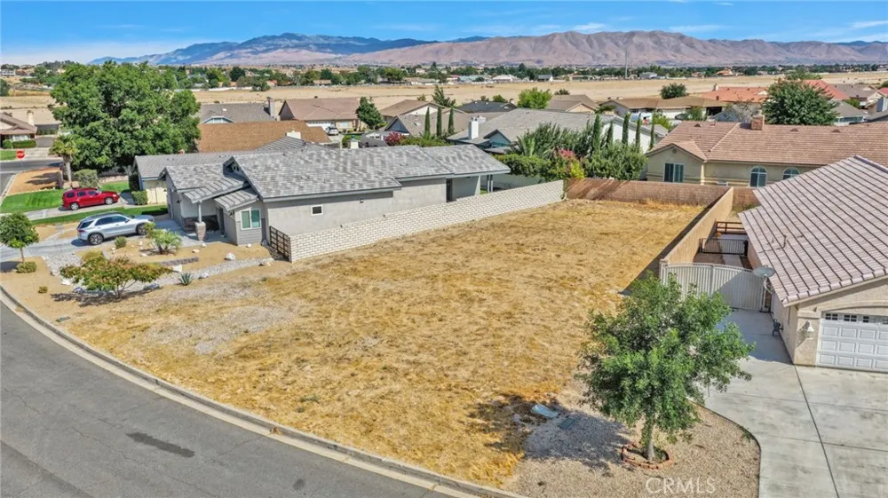 12977 Briarcliff Victorville, CA 92395