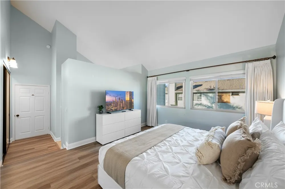 478 E Yale Irvine, CA 92614