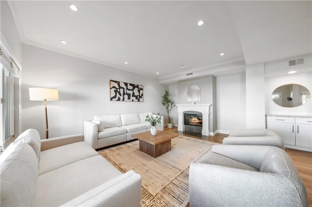 478 E Yale Irvine, CA 92614