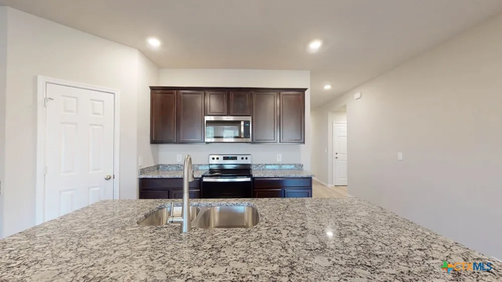521 Hector Loop Georgetown, TX 78626