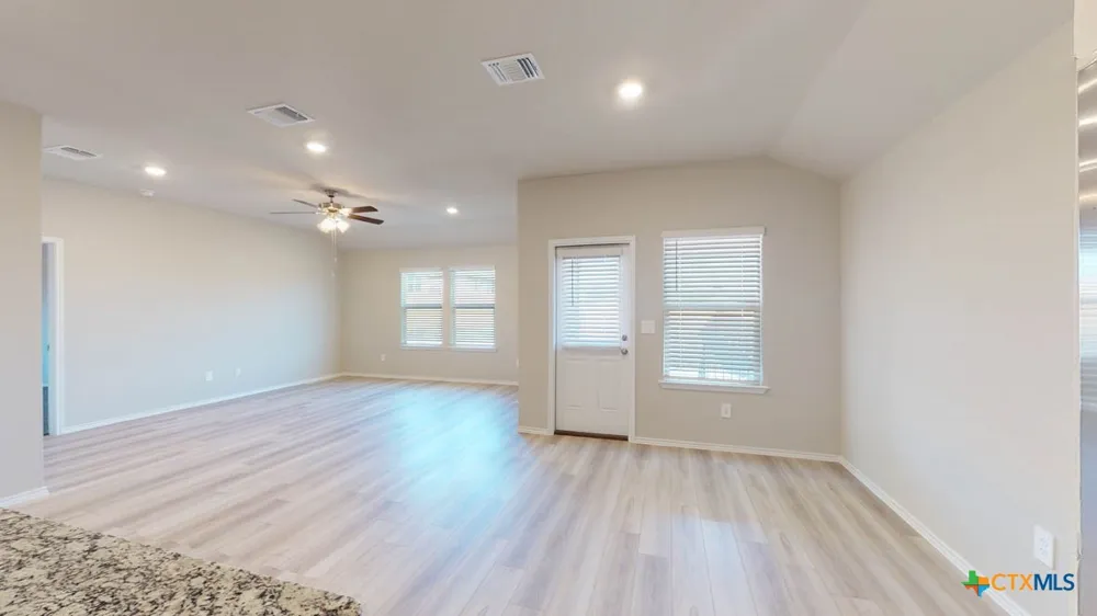 521 Hector Loop Georgetown, TX 78626