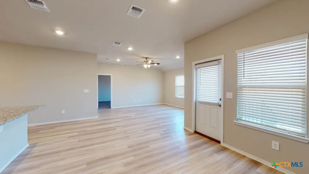 521 Hector Loop Georgetown, TX 78626