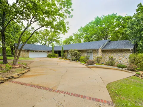 1201 Dogwood Court